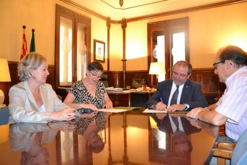 ORIjoan_rene_signa_conveni_amb_rosa_eritja_001_vr_editora_2_6016_0_1
