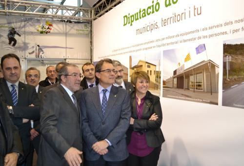 ORIpresident_mas_i_rene_a_lestand_de_la_diputacio_02_vr_editora_2_5699_0