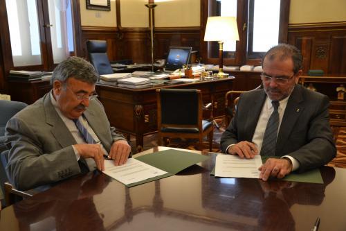 ORIrene_signant_el_conveni_editora_2_5990_0_1