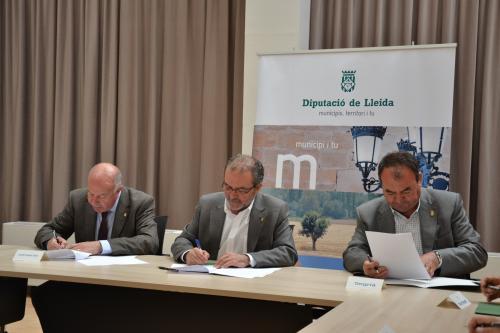 ORIsignatura_convenis_amb_els_consells_comarcals_002_editora_2_5917_1