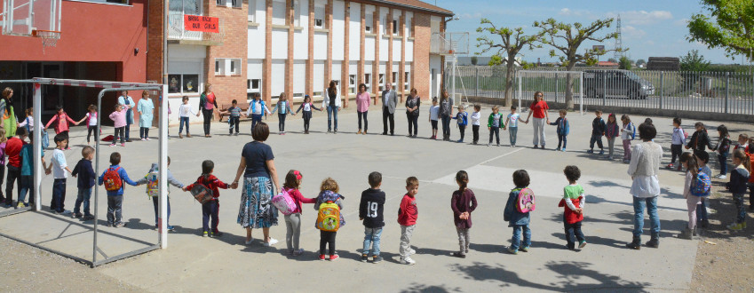 Reñe_minut_silenci_escola_Fondarella_001_SLI