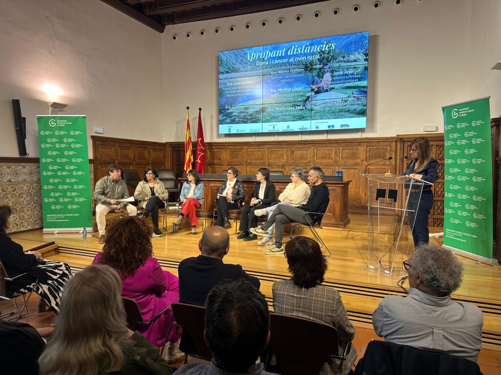 Presentació de l'exposició 'Dona i càncer al món rural' 1