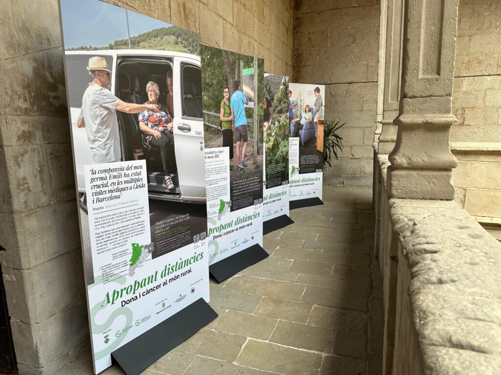 Presentació de l'exposició 'Dona i càncer al món rural' 3