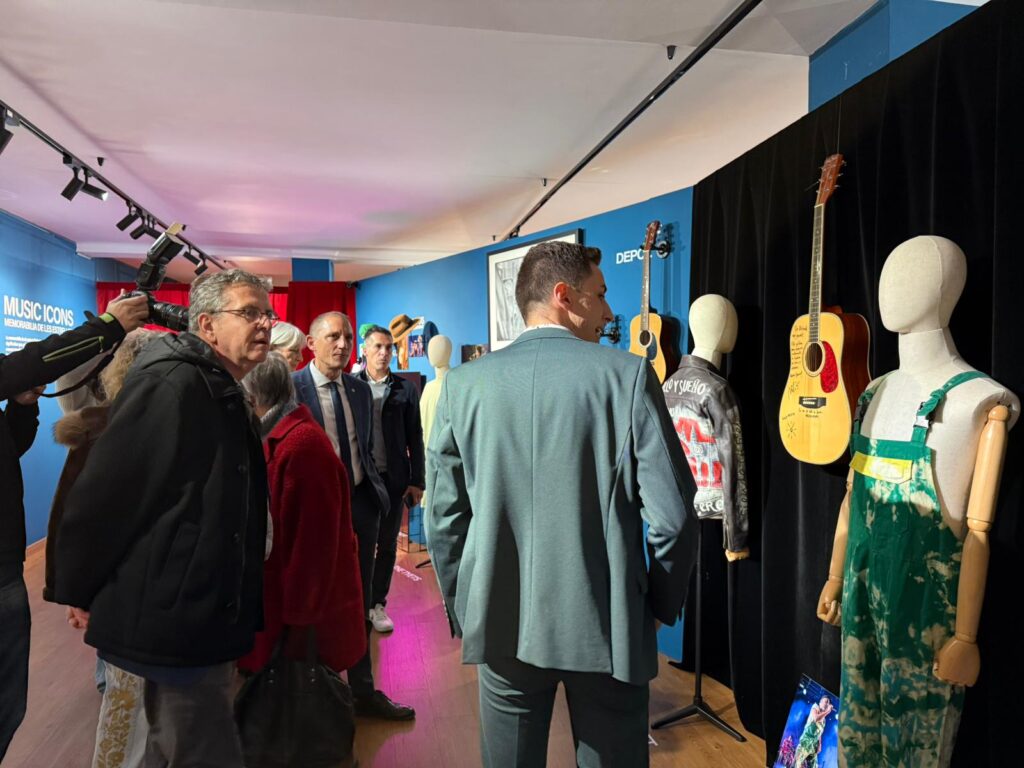 Inauguració de l'exposició Music Icons 1